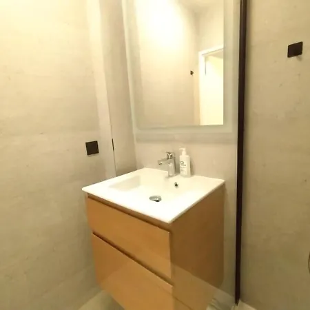 Apartment Cozy 3 Bedrooms, 5 Mn 450m Walk Metro La Defense *