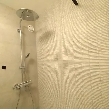 Apartment Cozy 3 Bedrooms, 5 Mn 450m Walk Metro La Defense *