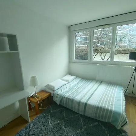 Cozy 3 Bedrooms, 5 Mn 450m Walk Metro La Defense *