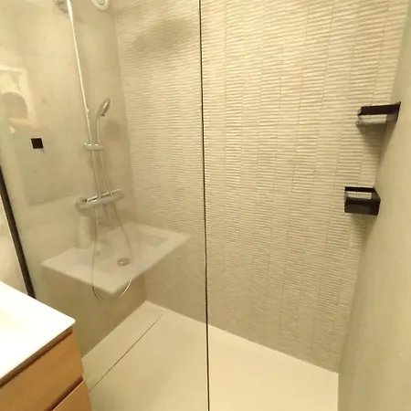 Cozy 3 Bedrooms, 5 Mn 450m Walk Metro La Defense *